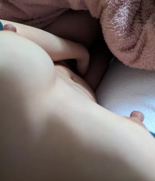 Horny in bed waiting for you by theshanghaislutfiles