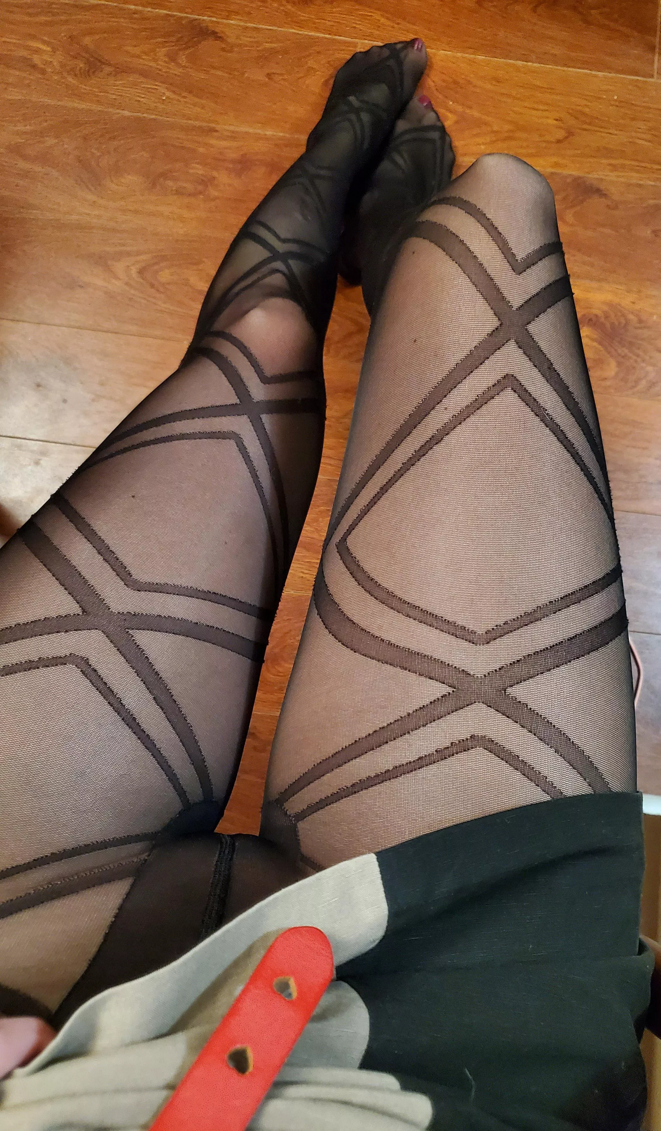 I'm not the only 40yo milf here, but I'm the one who always follow 