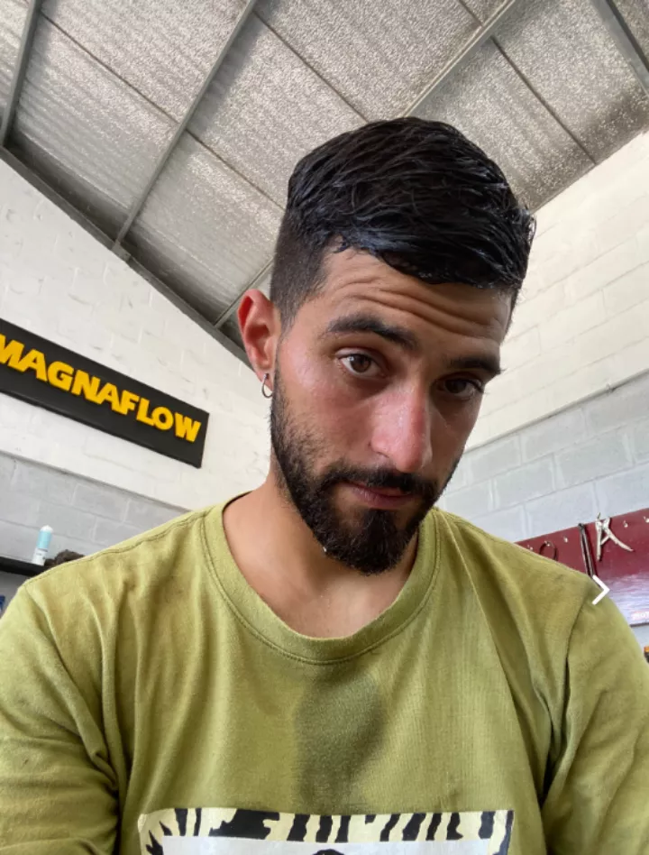 It's so hot I'm all sweaty 😰 posted by olalahot