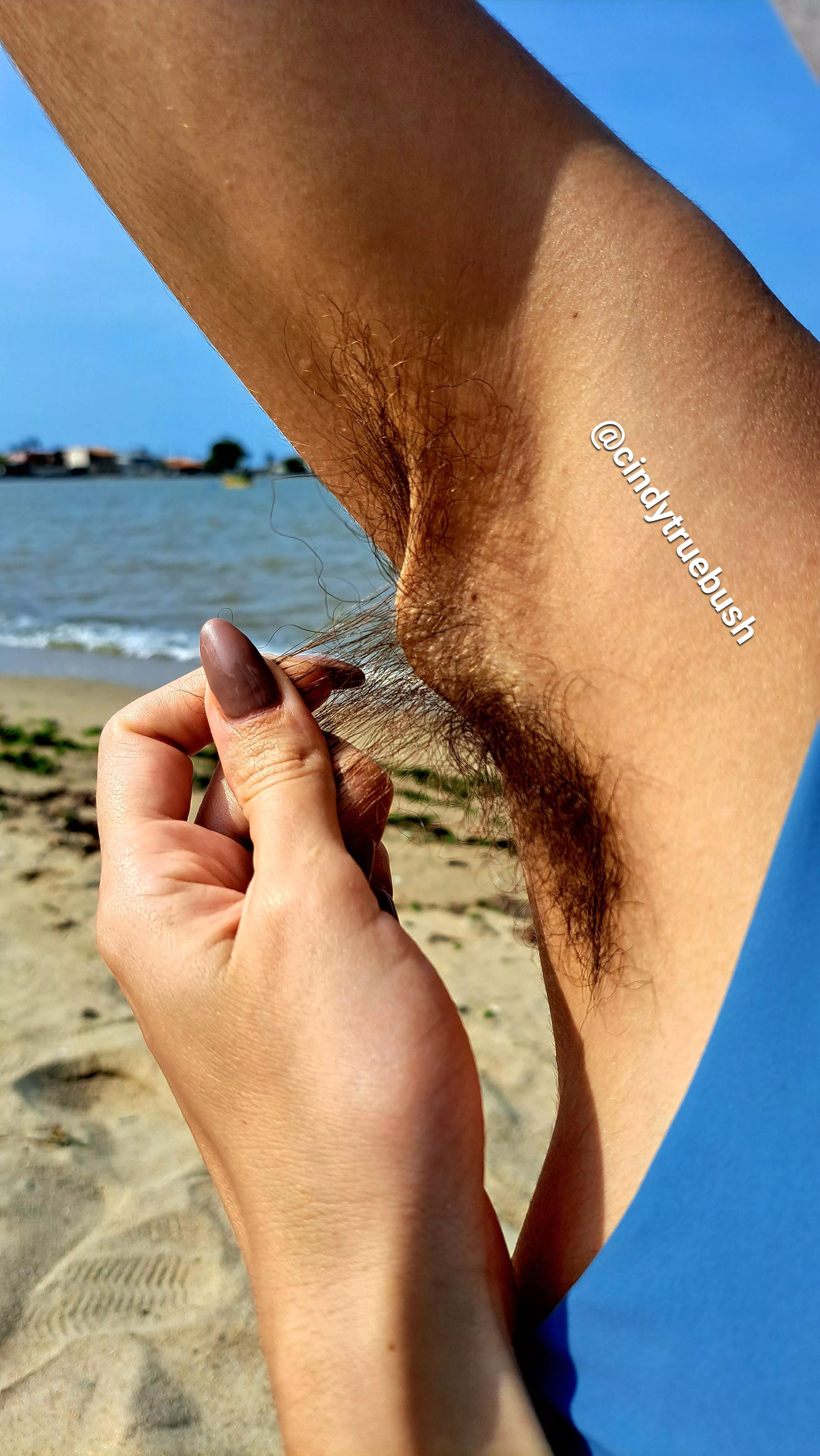 My hairy pits are so fun to play with 💕  posted by Cindytruebush