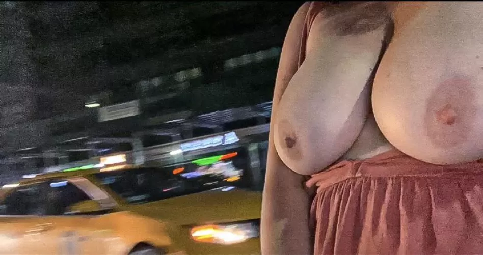 The taxi pulled over by Aggressive-Ratio-380