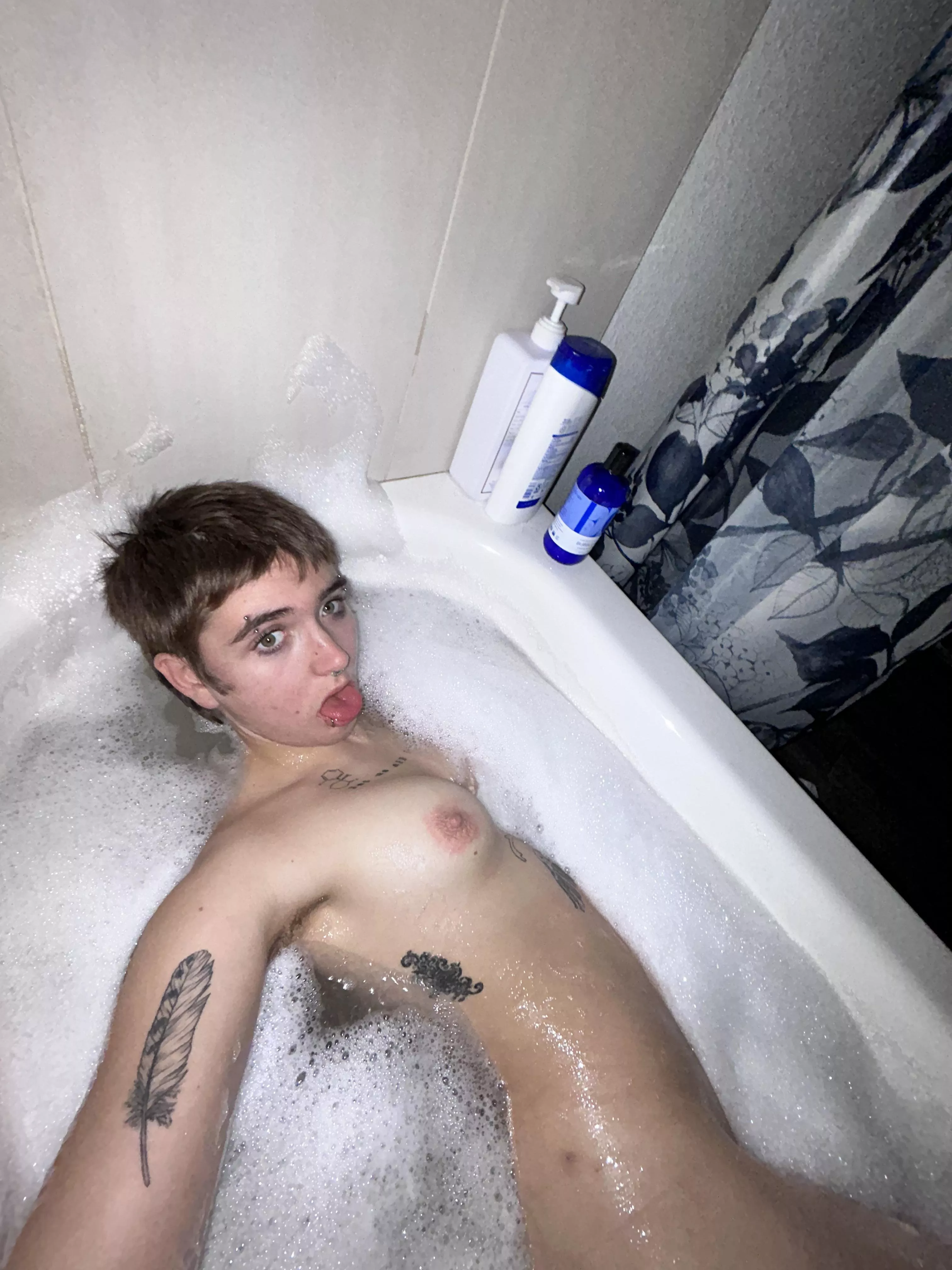 wetttttttttttt   posted by bambirose333