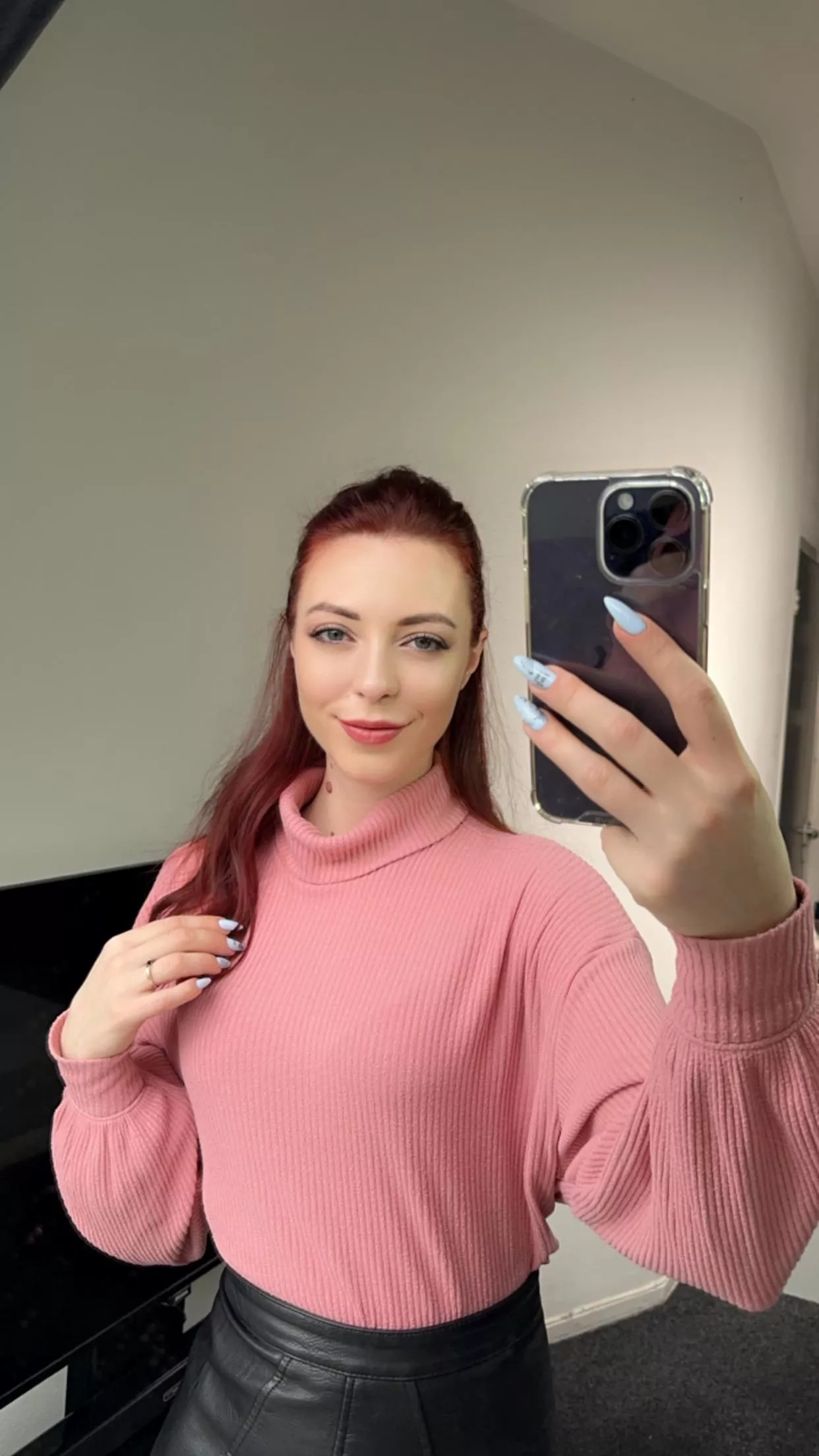 would you be in shook if you saw me in the office? :) posted by LieNo7642