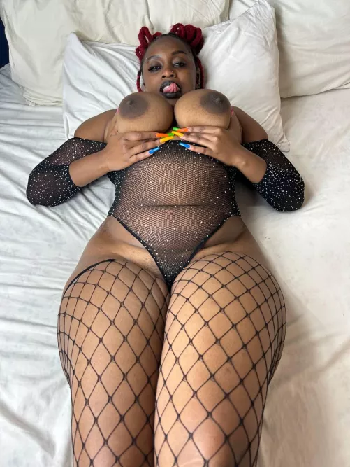 you should make me your thicc ebony gf by Rozie_99