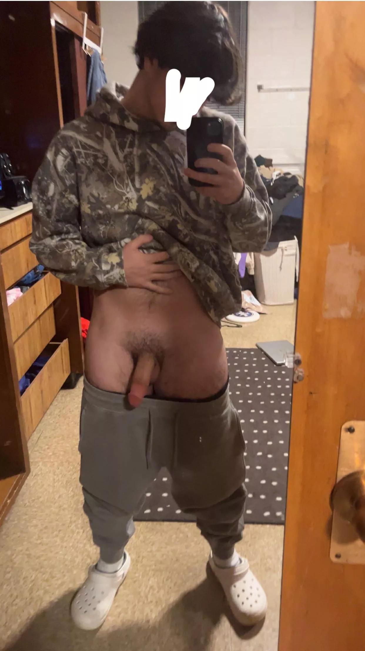19m roommates gone. dm me to see sum more (must have a pic of u on profile or dm it) posted by Live_Ad_2265