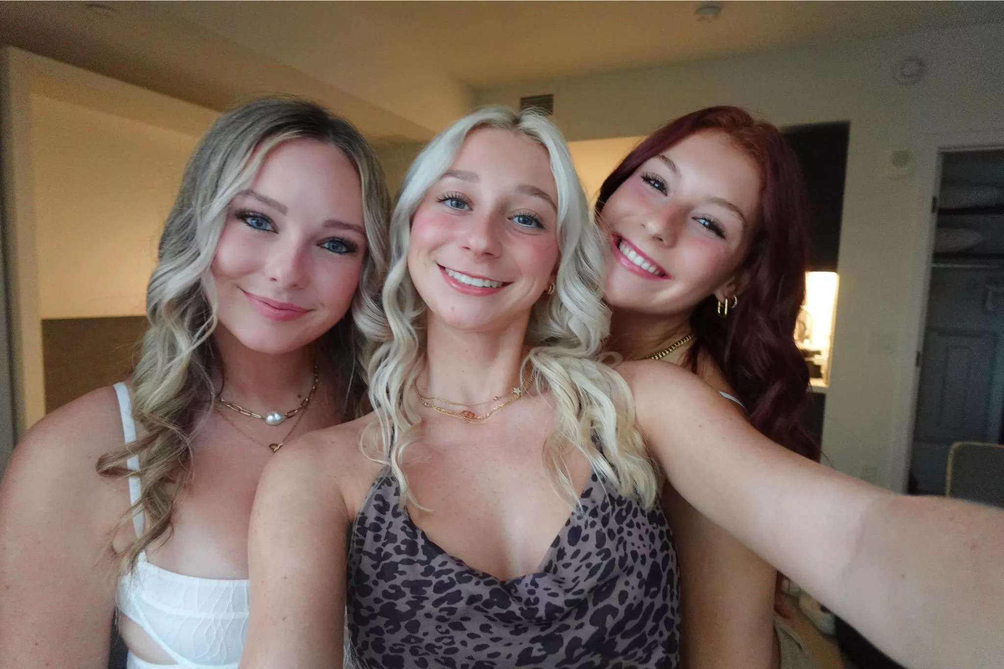 [3] group selfie  posted by Blitz101r