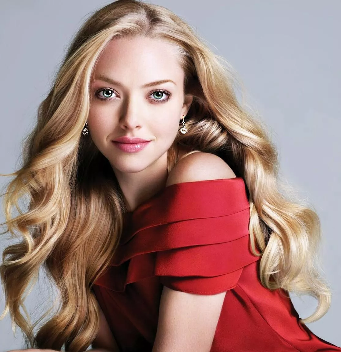 Amanda Seyfried posted by qwer5r