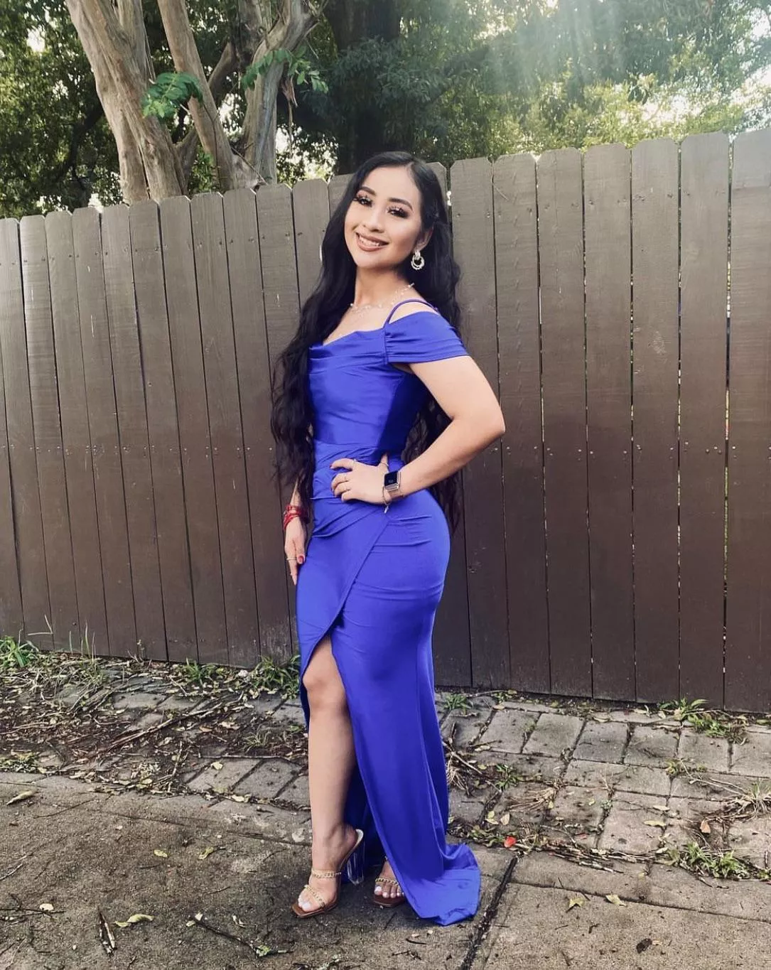 Blue dress posted by OutrageousItem1922