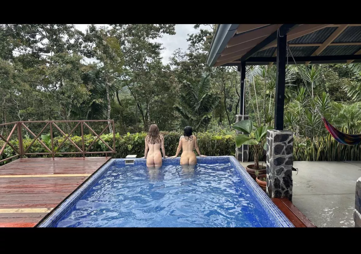 Costa Rica is the best place to be naked  posted by Birdsandflowers88