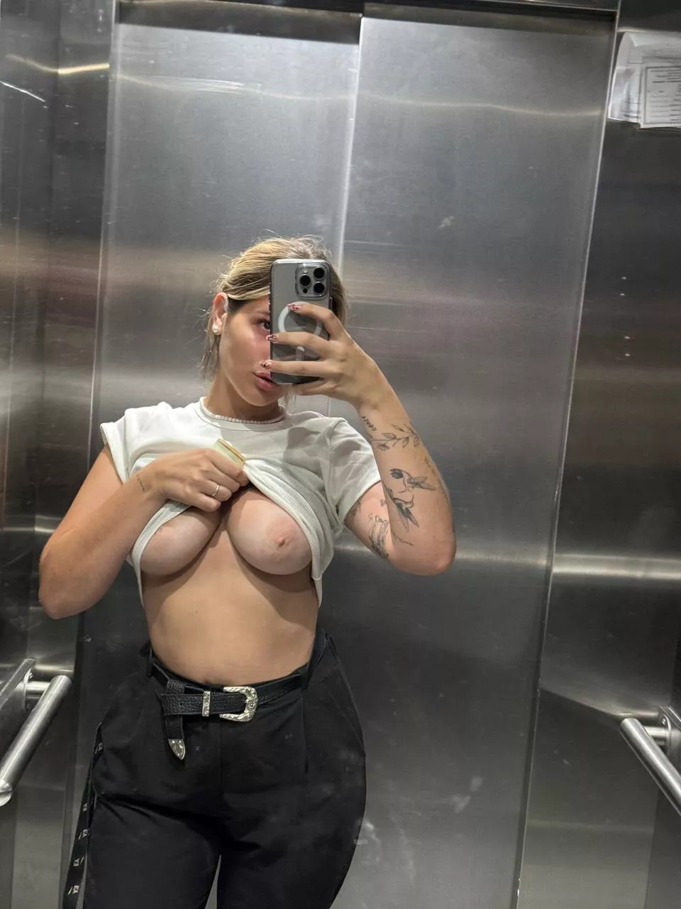 Do you fantasize about elevator sex? posted by Desajihy467