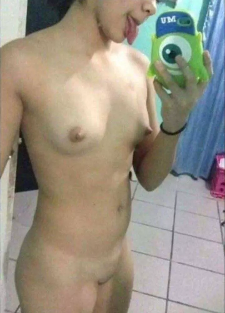 Does anyone know the girl's name 🥵🔥 posted by CremeOriginal7212