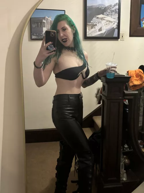 Drunk petite by sirenskiss3