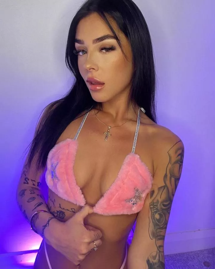 F19, What do you think of my boobs?😈 posted by ColourfulPoppinsa