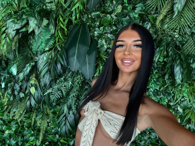 Feeling good today, do you like my top? by WorriSwin3798