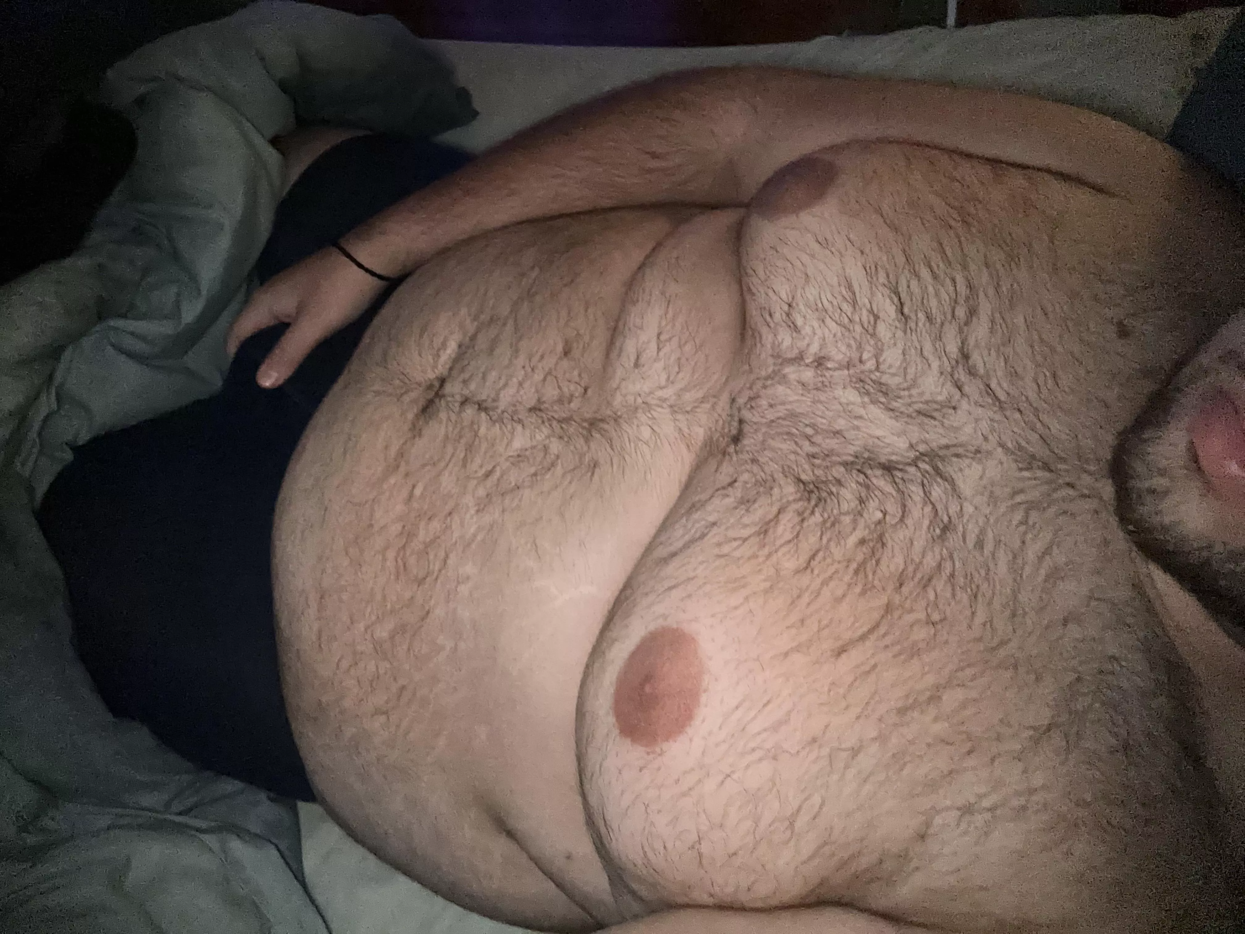 Heyy there (DMs open) posted by gchelli99