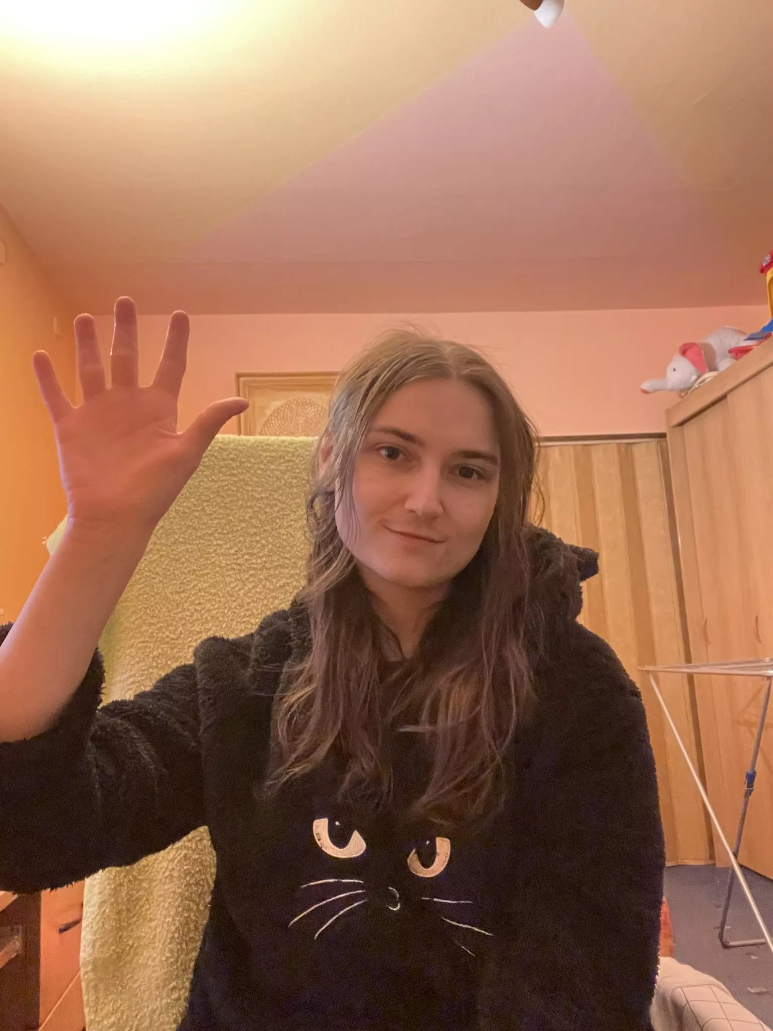 Hi, very nervous (tired as heck so no make up today ;P) posted by Best_Celer