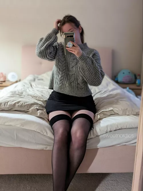 Hii 🤗 [F] by SweetNordics