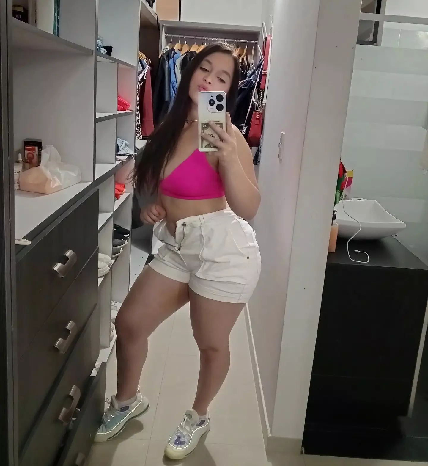 IUTR milfie posted by sedmutation