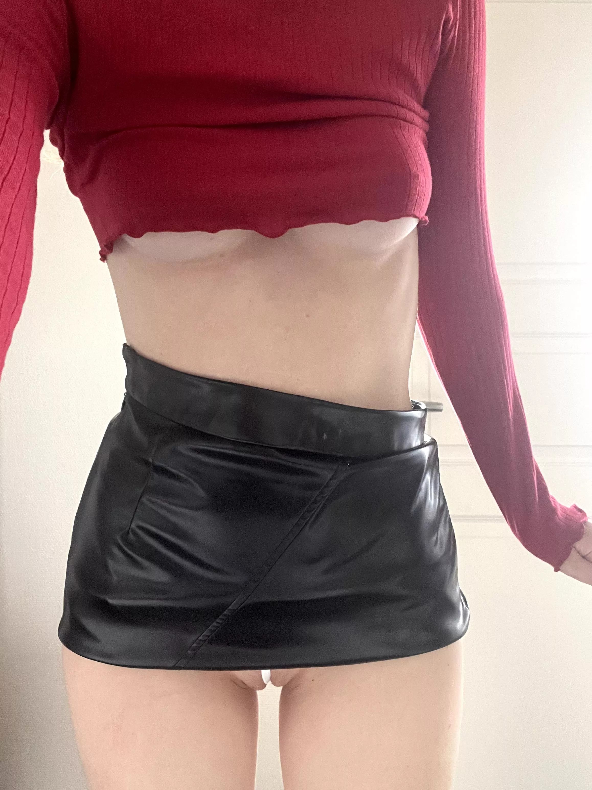 My hungry pussy needs your cock to eat posted by JuicyRosee