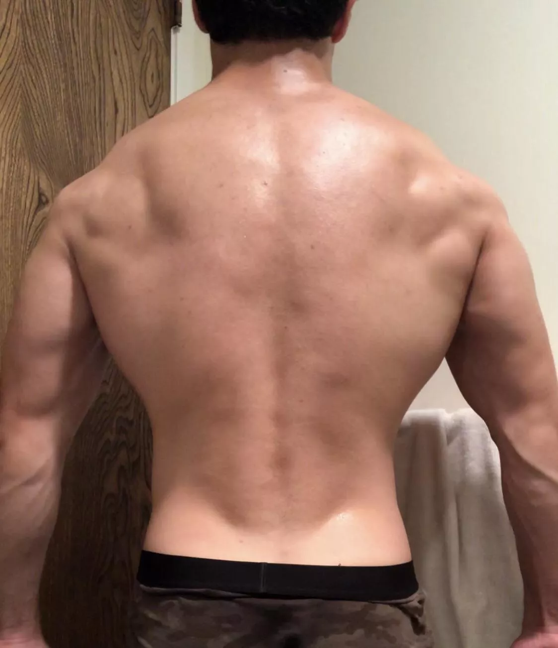 Photo in my underwear 👅 looking to get a nice massage tonight 🥰🥰 posted by TheeGuyDerek