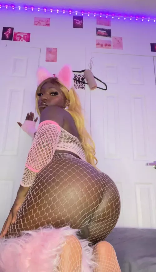 some booty 🐶🩷 by serayahstar