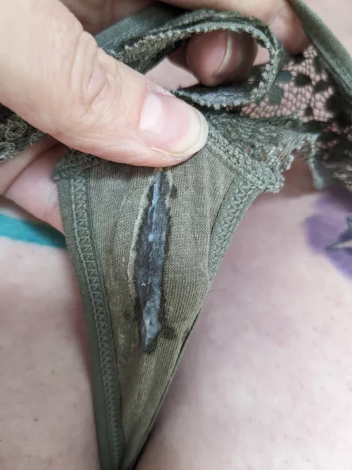 That shift got me and my panties flustered 💦 by vpoo21