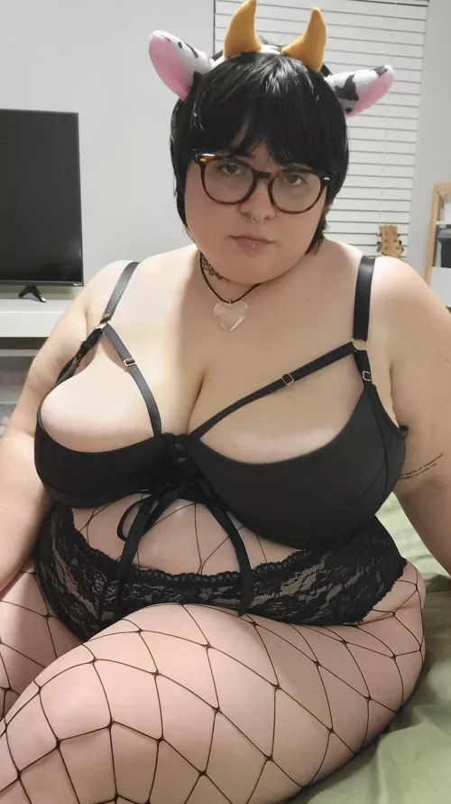 thicc cowgirl 😼 by thebigfrog404