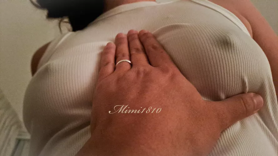 Touch me, touch me now! by Mimi1810