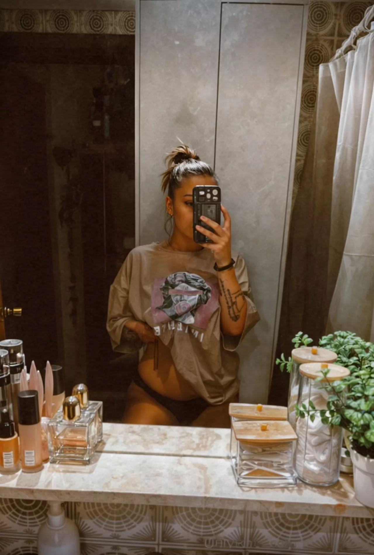 wanna see me without a shirt? posted by eyeswinnowsn55