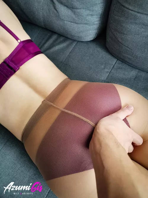 You want to touch my ass in nylon tights? 😈 by Azumi_Gis