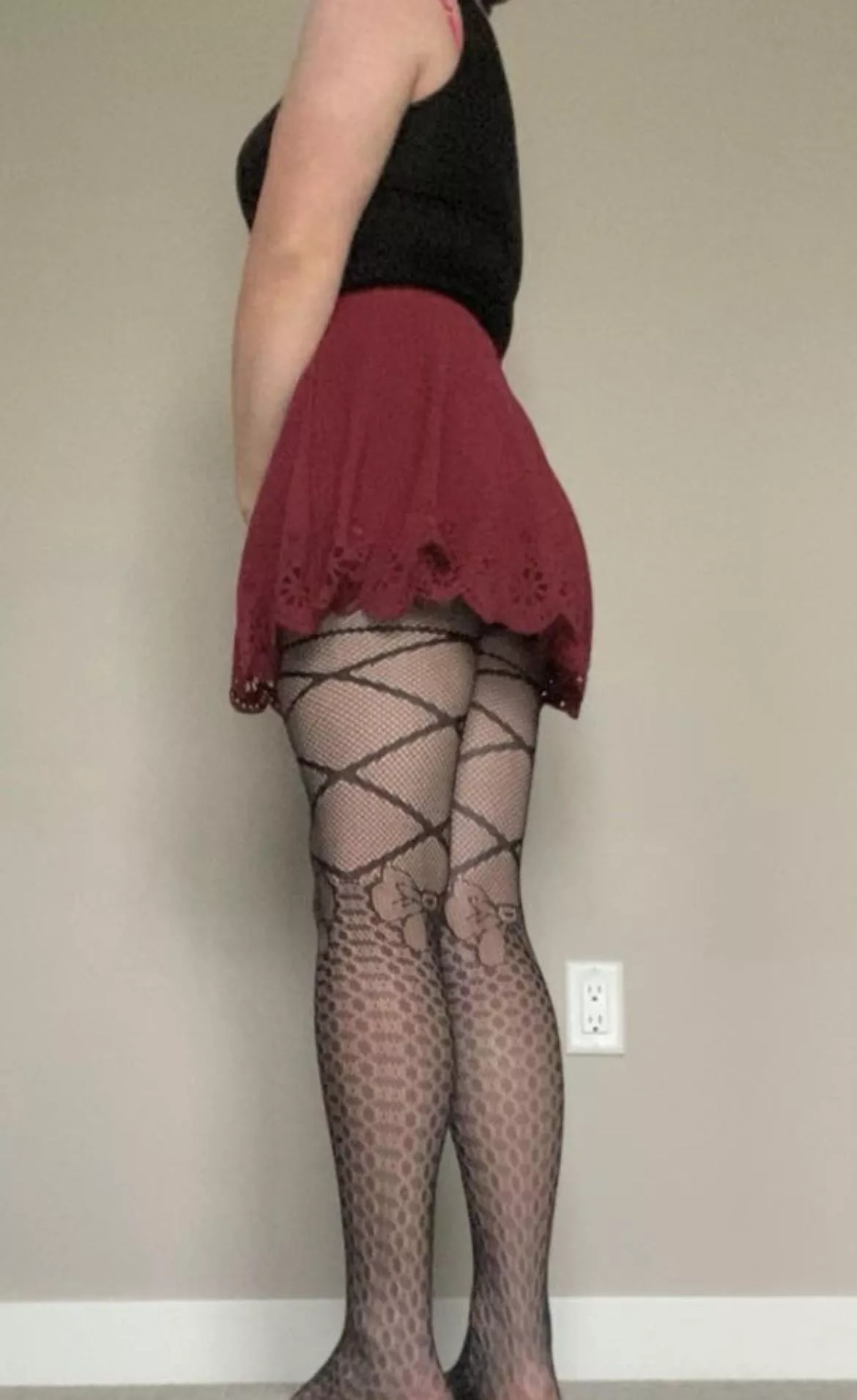 (19m) sisters unwashed outfit 🥵🥵 posted by Money_Permission_414