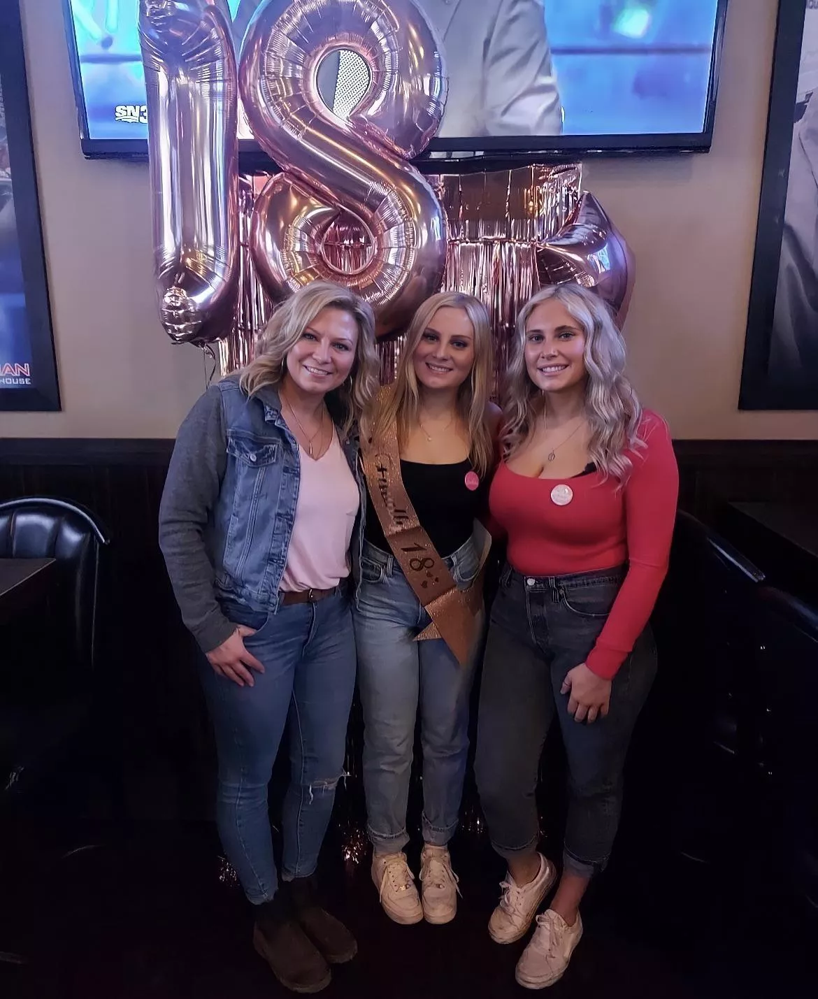 [3] it’s a family affair. posted by Lluv2Cum