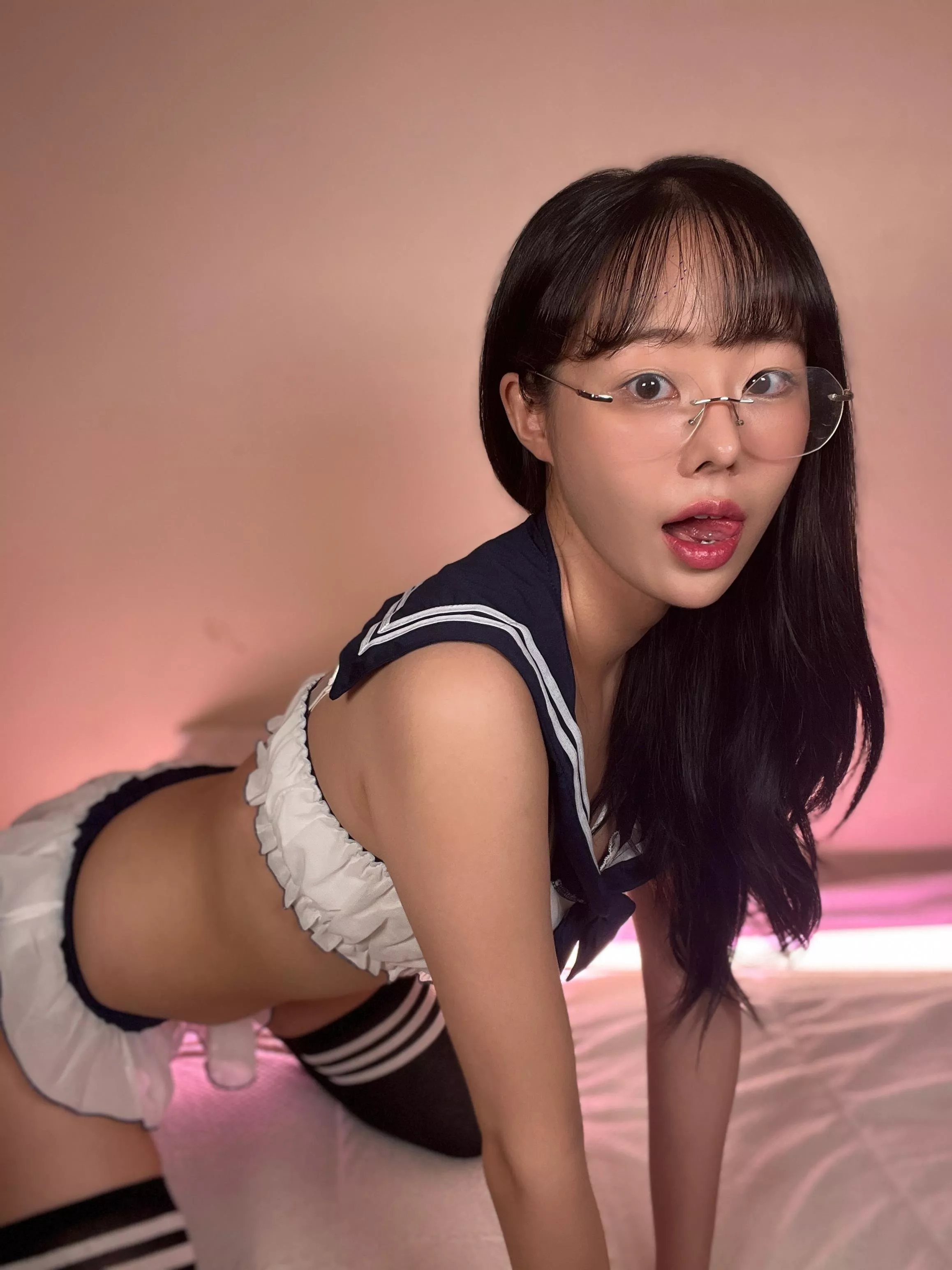 Are you into my body type? posted by xoo_Chloe