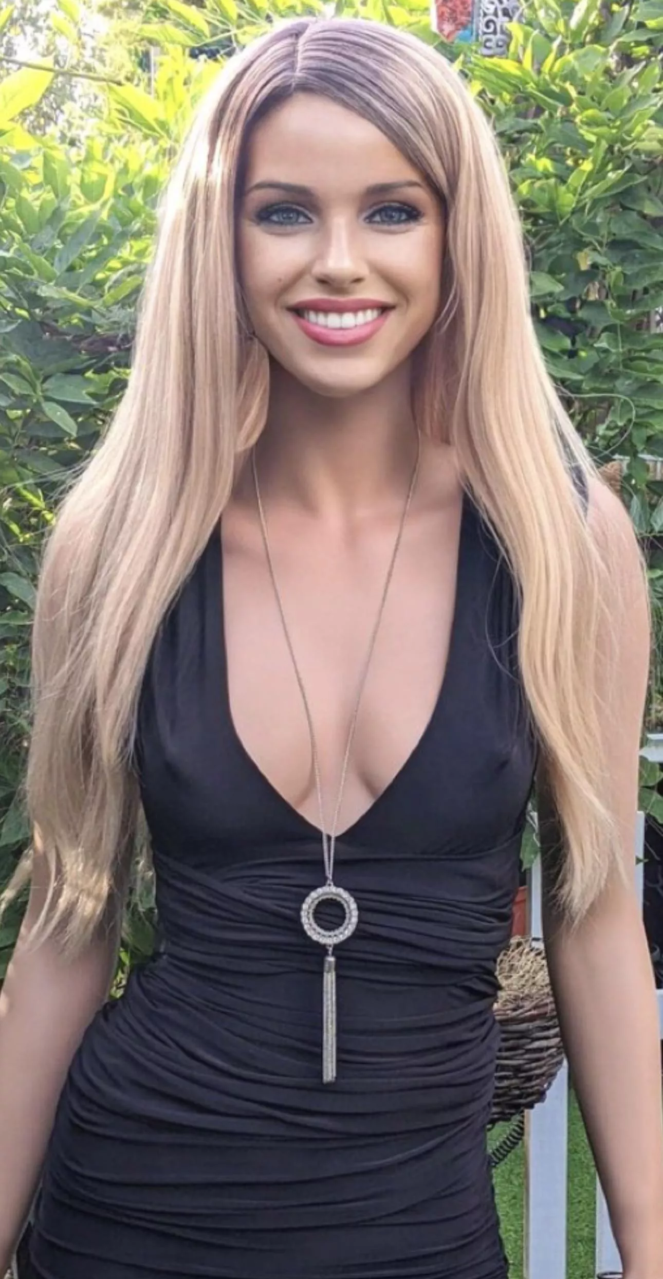 Can anyone ID this doll for me please? Desperate for one! posted by methlover98