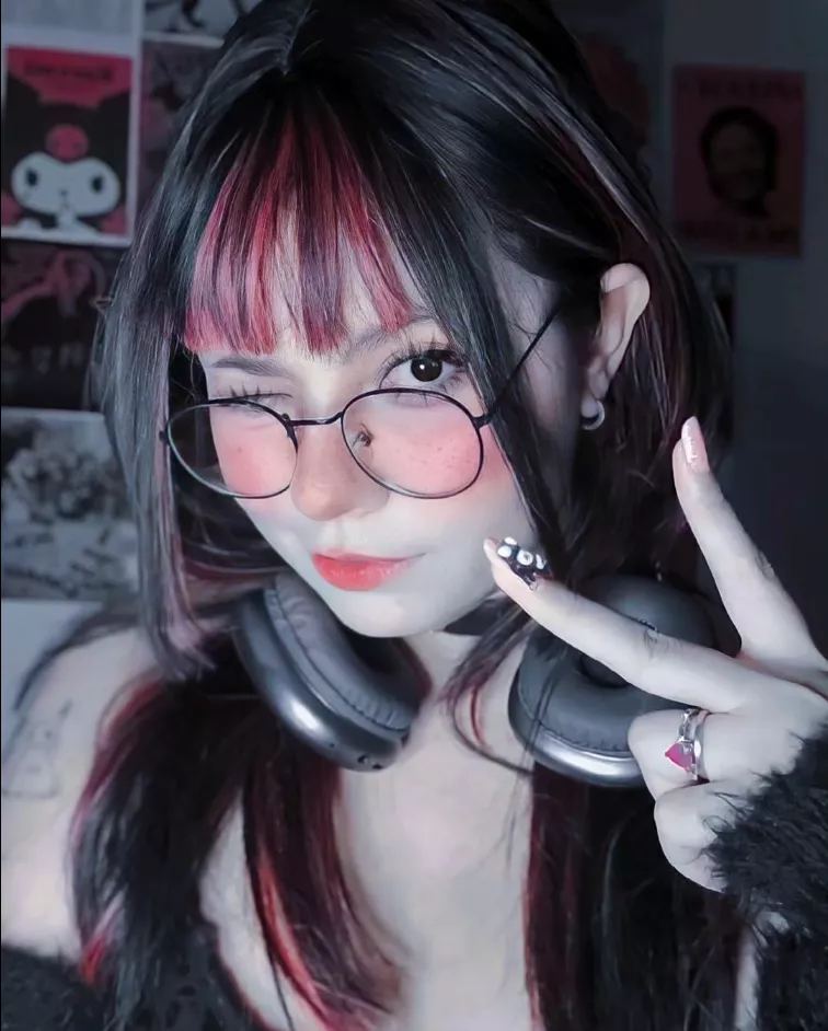 come see me @kur0meh posted by Pikaxurros