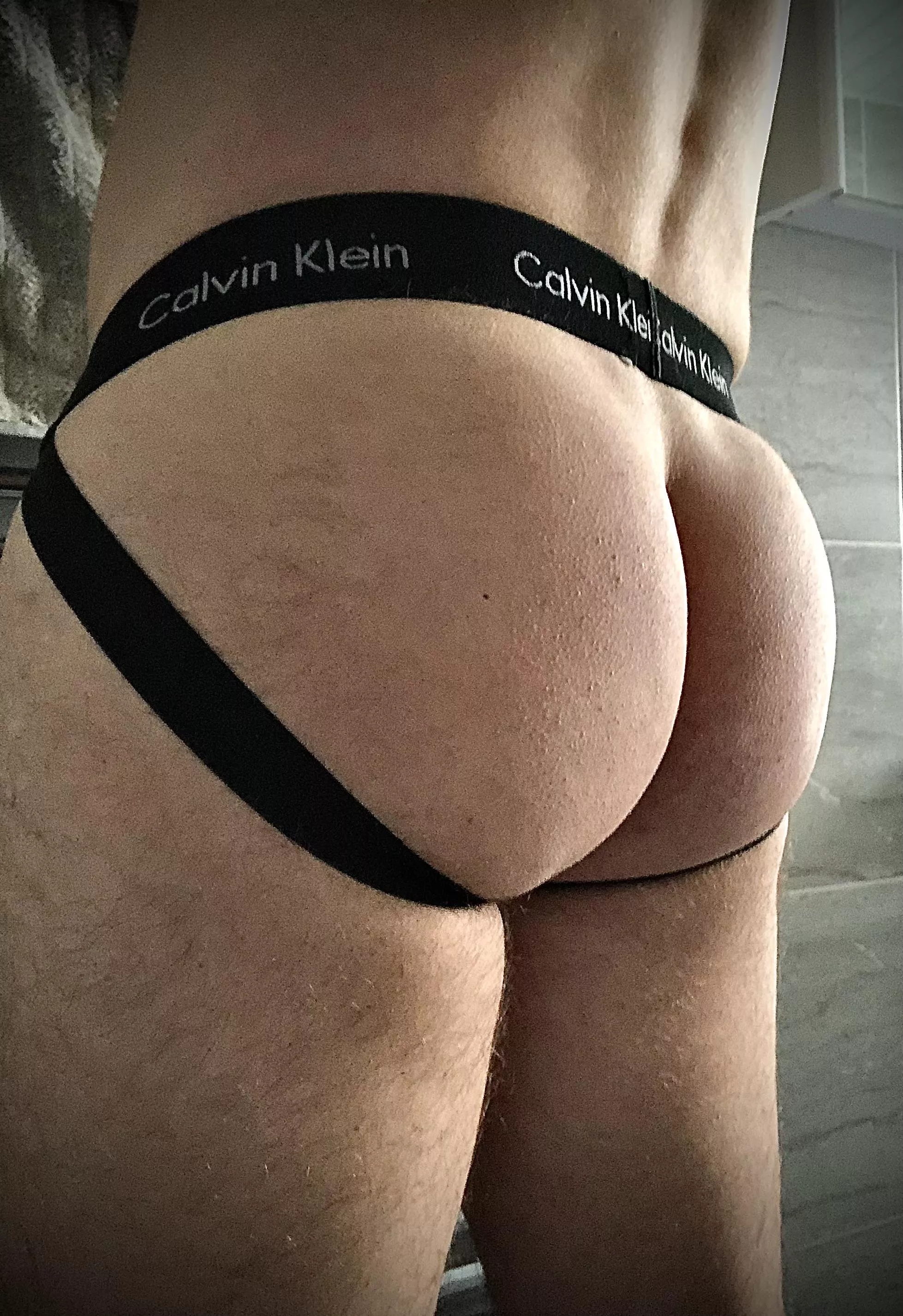 Hey 🍑 posted by LeeDoesTheWoods