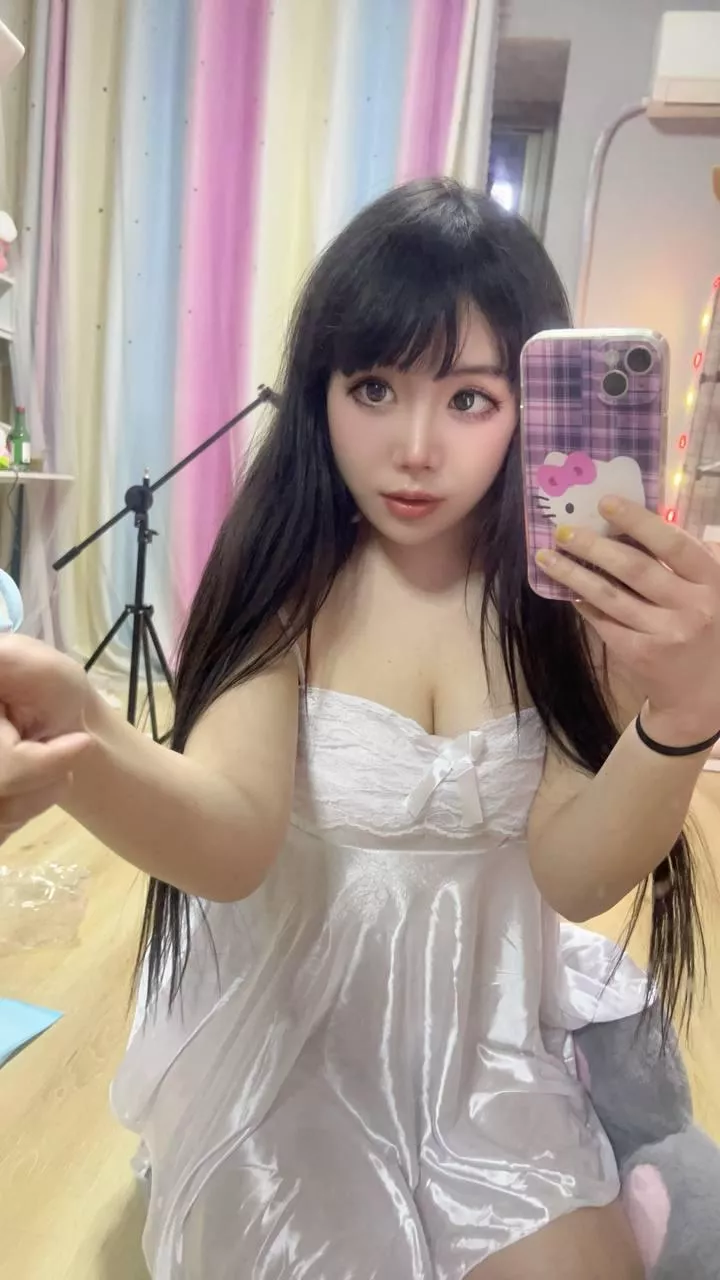 Hope you enjoy the face view posted by live_chick