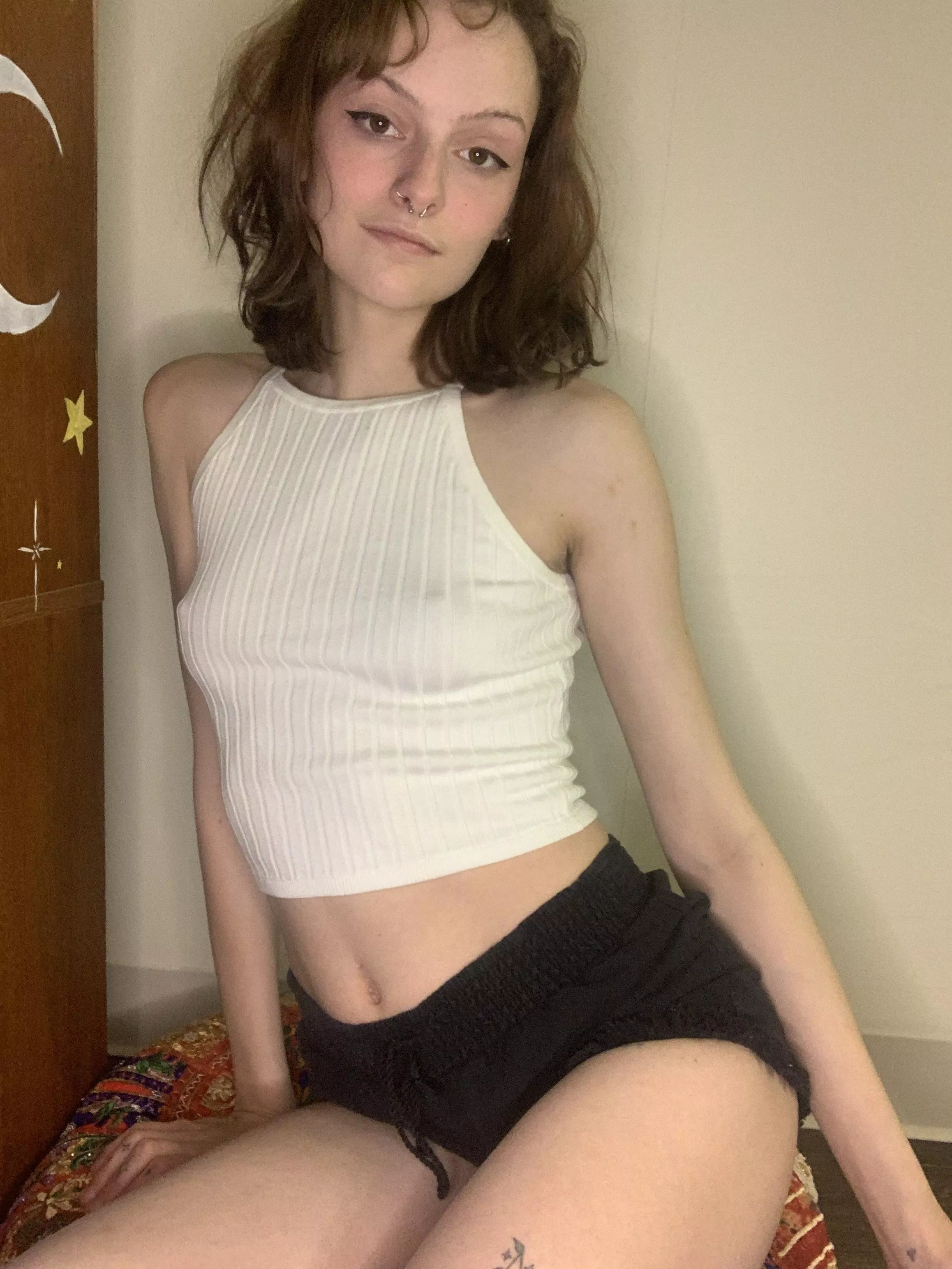 i’m always wearing a crop top ;) posted by fr0ntb0tt0ms_wh0re