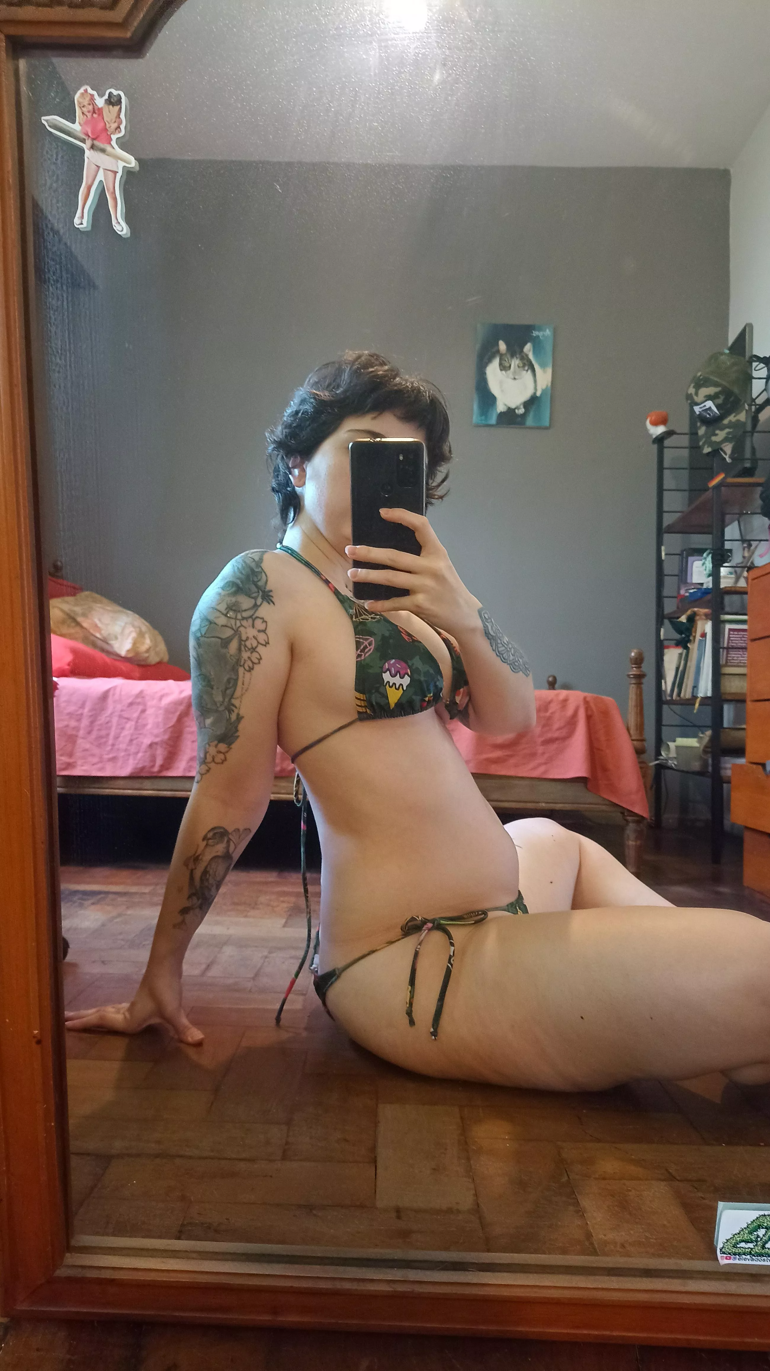 It's not much, but how many kisses would you give to my belly? posted by queenscorpiaa