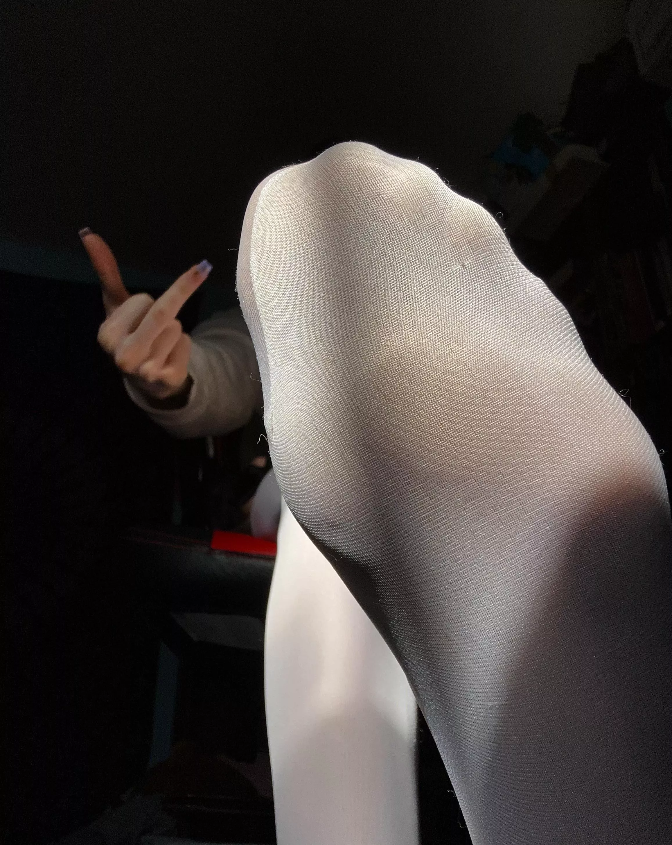 Kiss it [T] posted by Madame-Violet