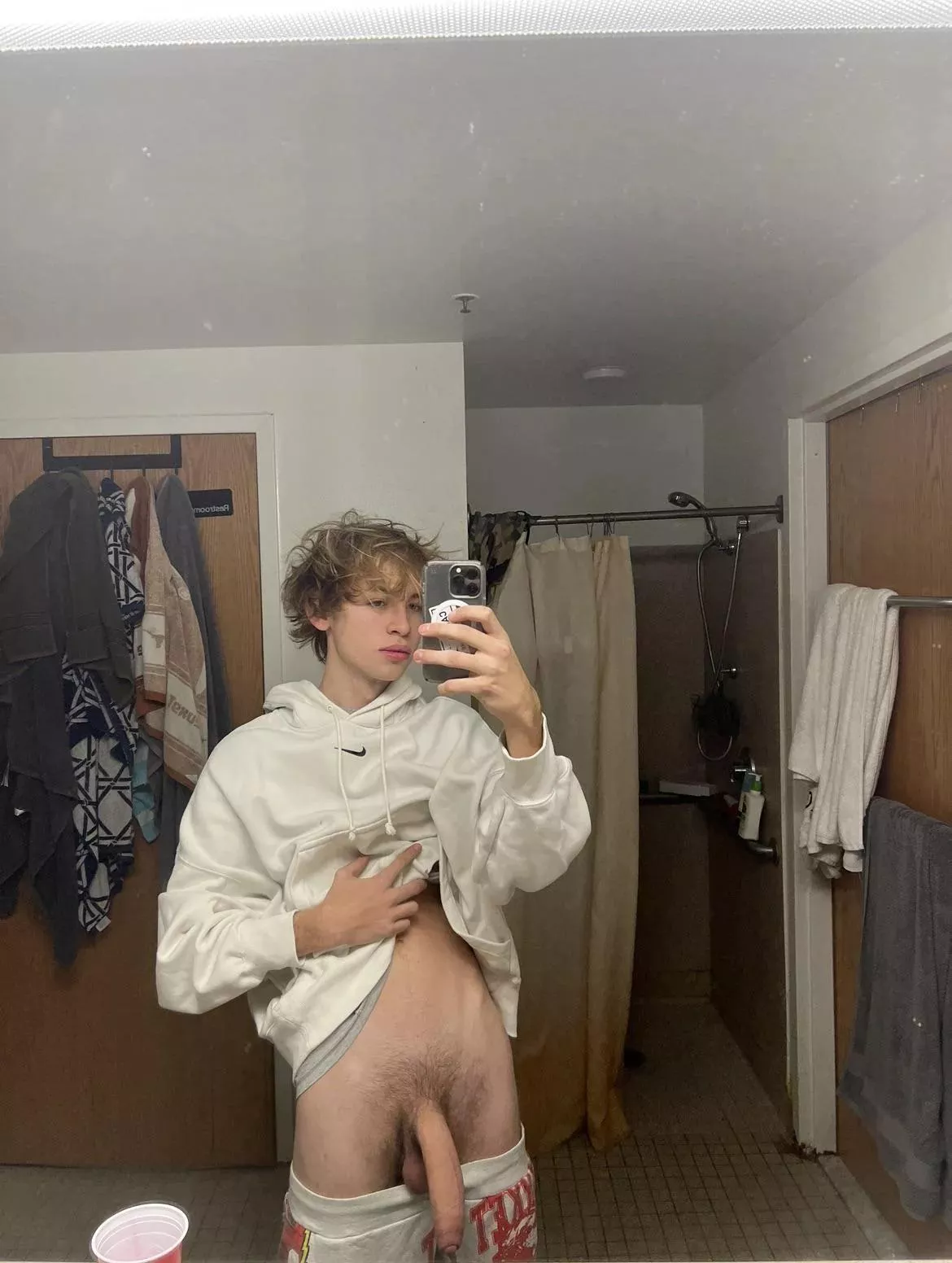 Picture me next to your bf posted by MagicWand2004