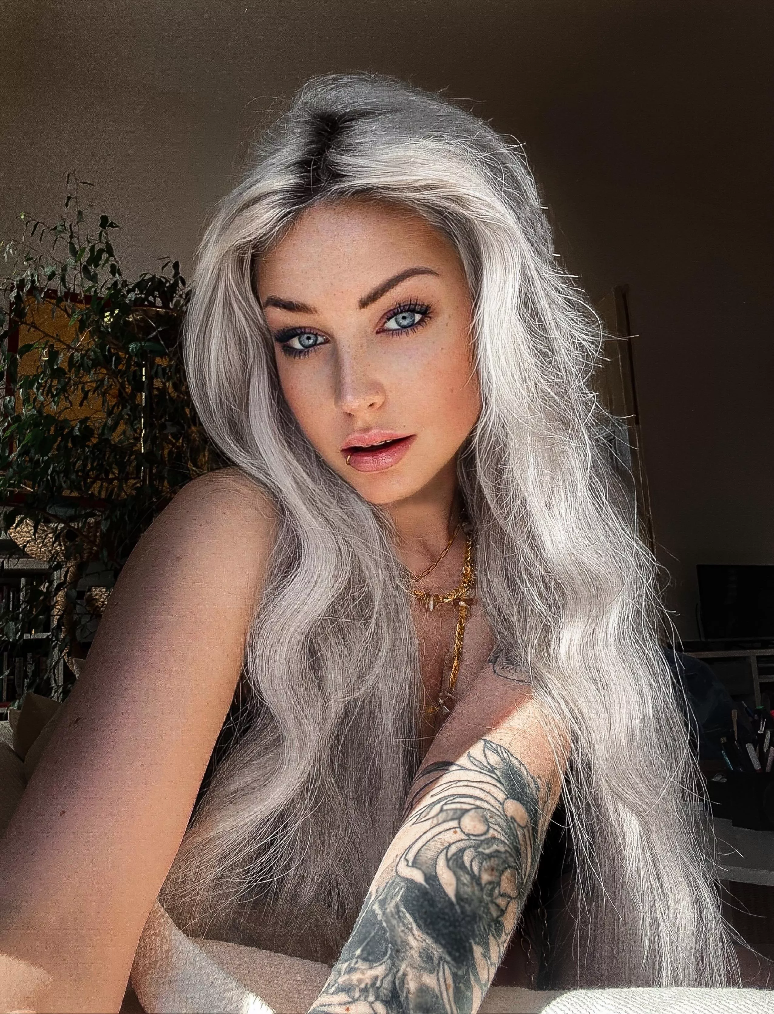 playful slut needs more than kisses posted by Tall-Abbreviations92