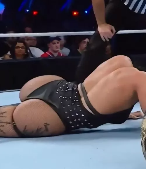 Rhea 🍑 by BeckyLynchIsBetter