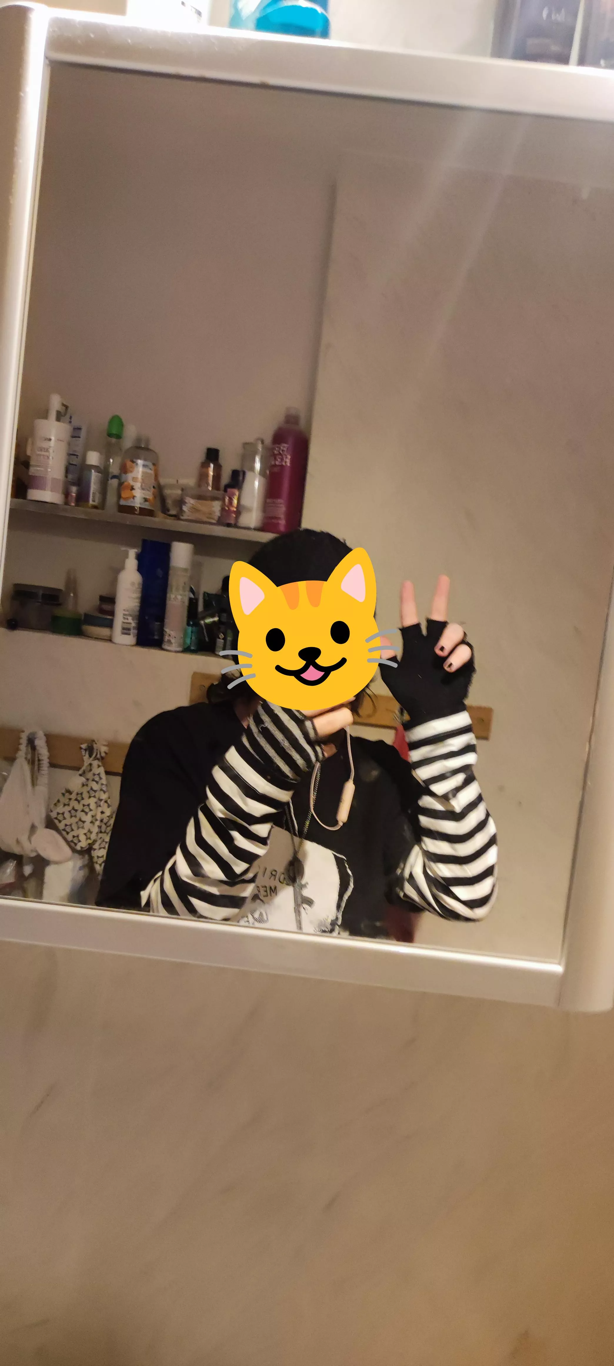 Someone called me emo, but I'm just a lil guy :3 posted by BOPOH-UwU