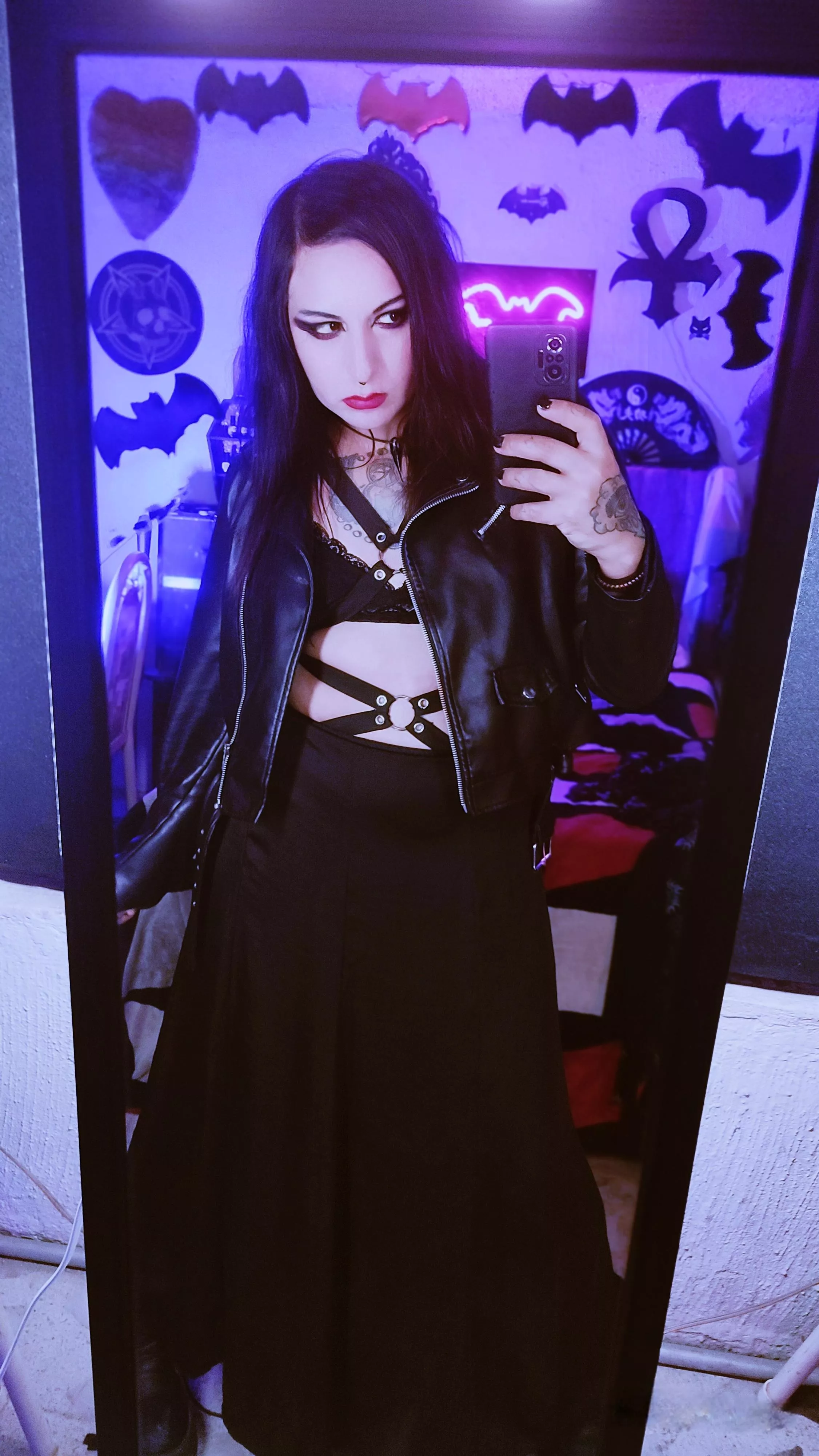 Today I feel pretty but sad at the same time posted by Ayliinhxx