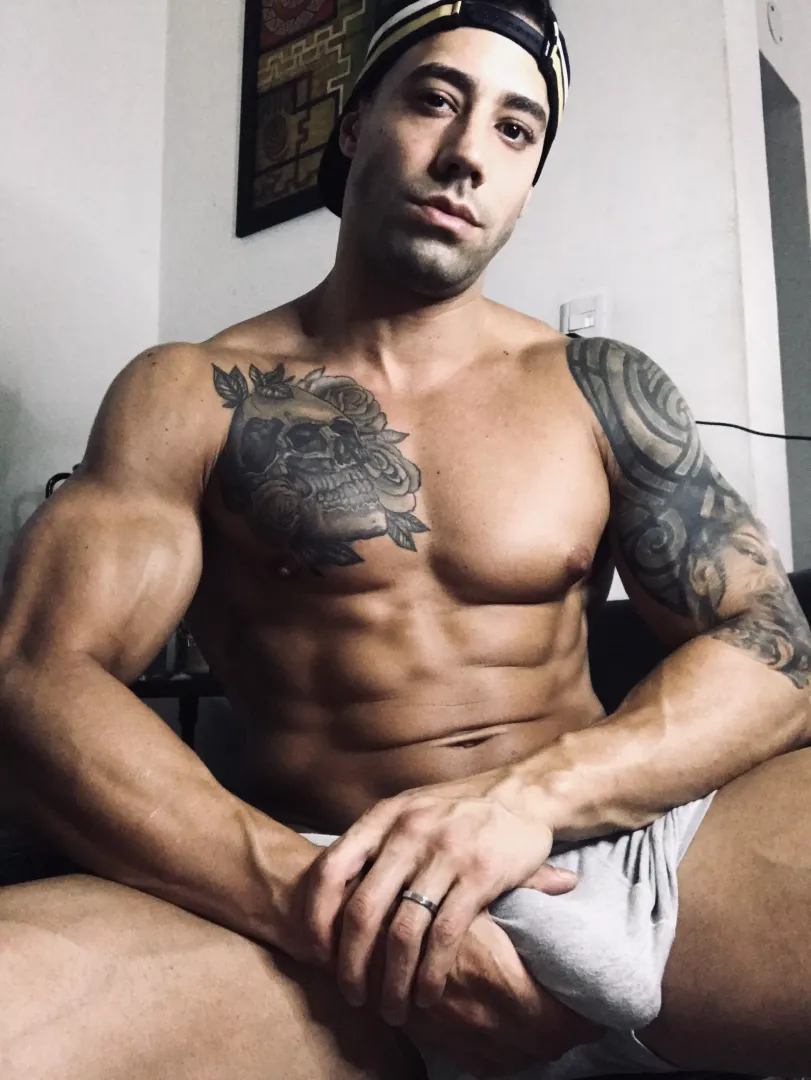 What are you looking at? by TattooedMuscled