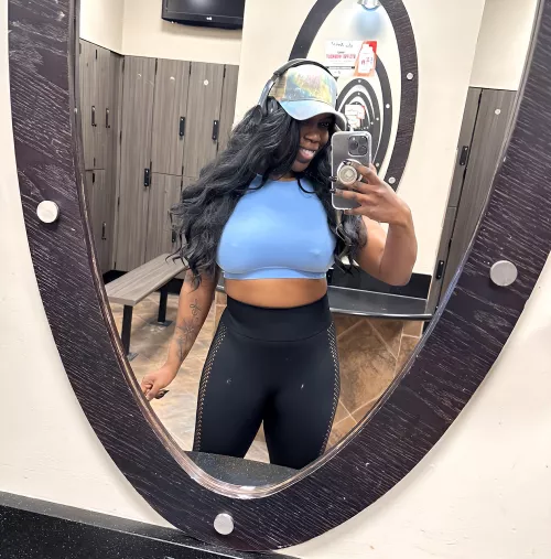 When you forget your bra [F] by foxybalboa23