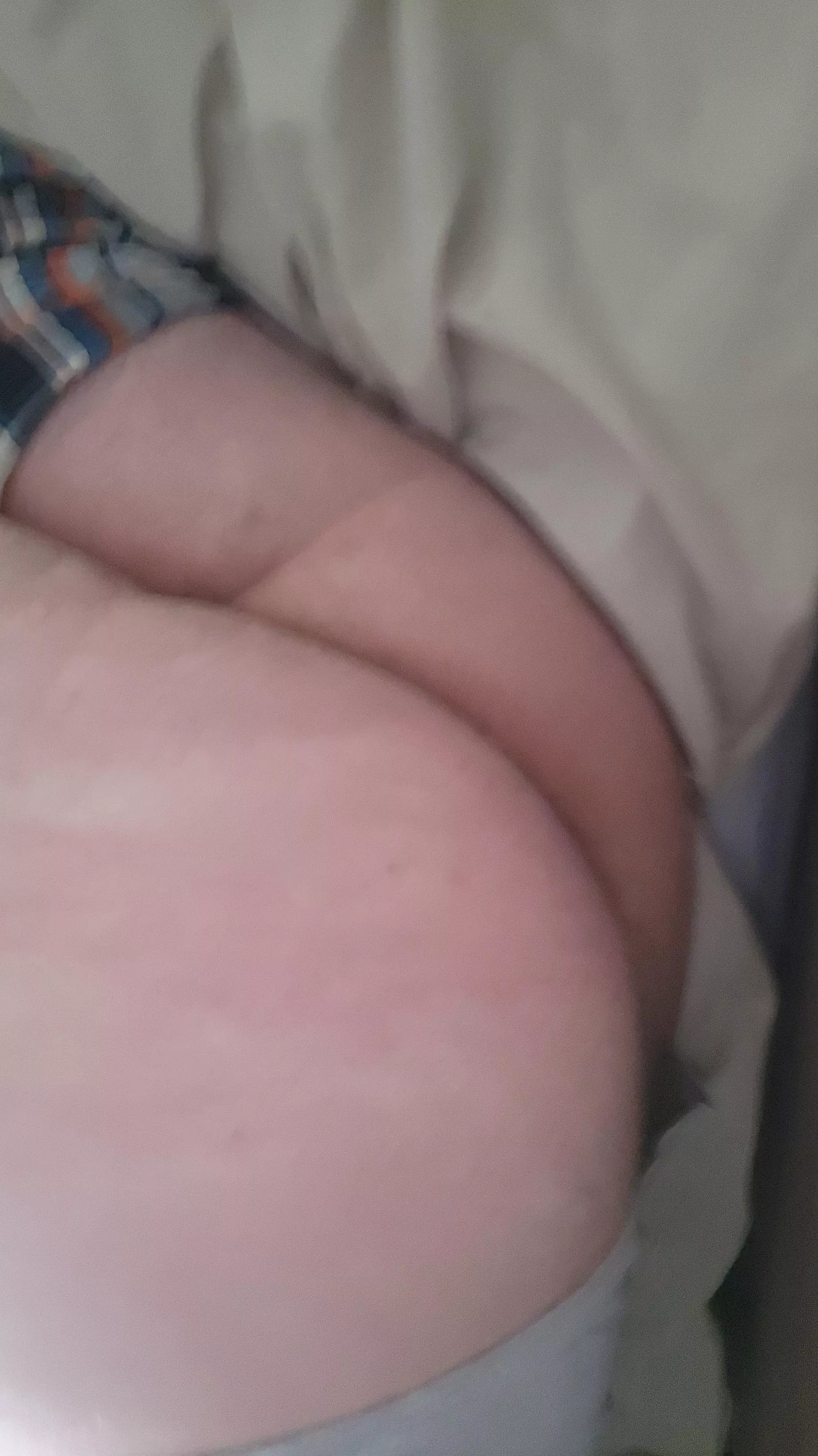 18m Any older dudes wanna cum over my ass on live - H.r23z on snap posted by hungteen3502