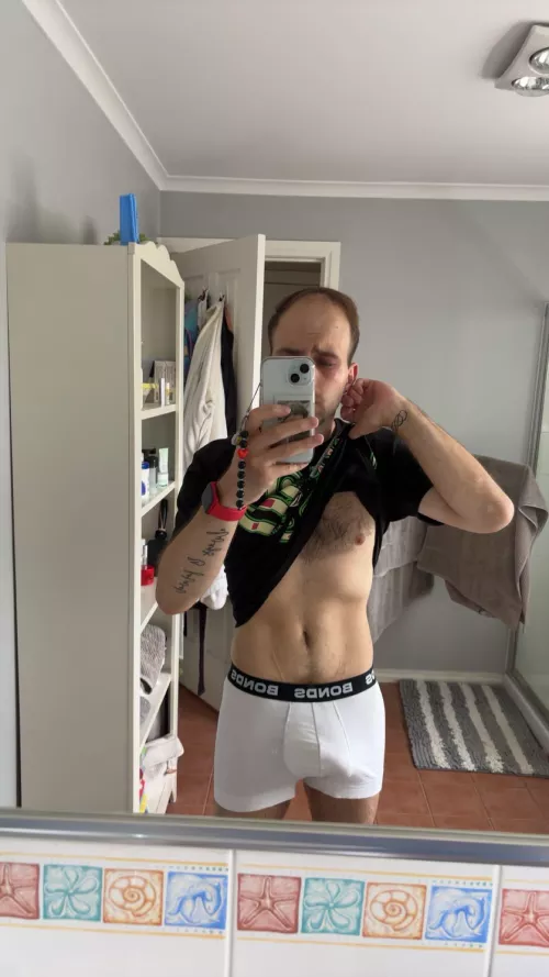 [24] I love this mirror? How bout you guys? Looks good hard too by joelshoe11