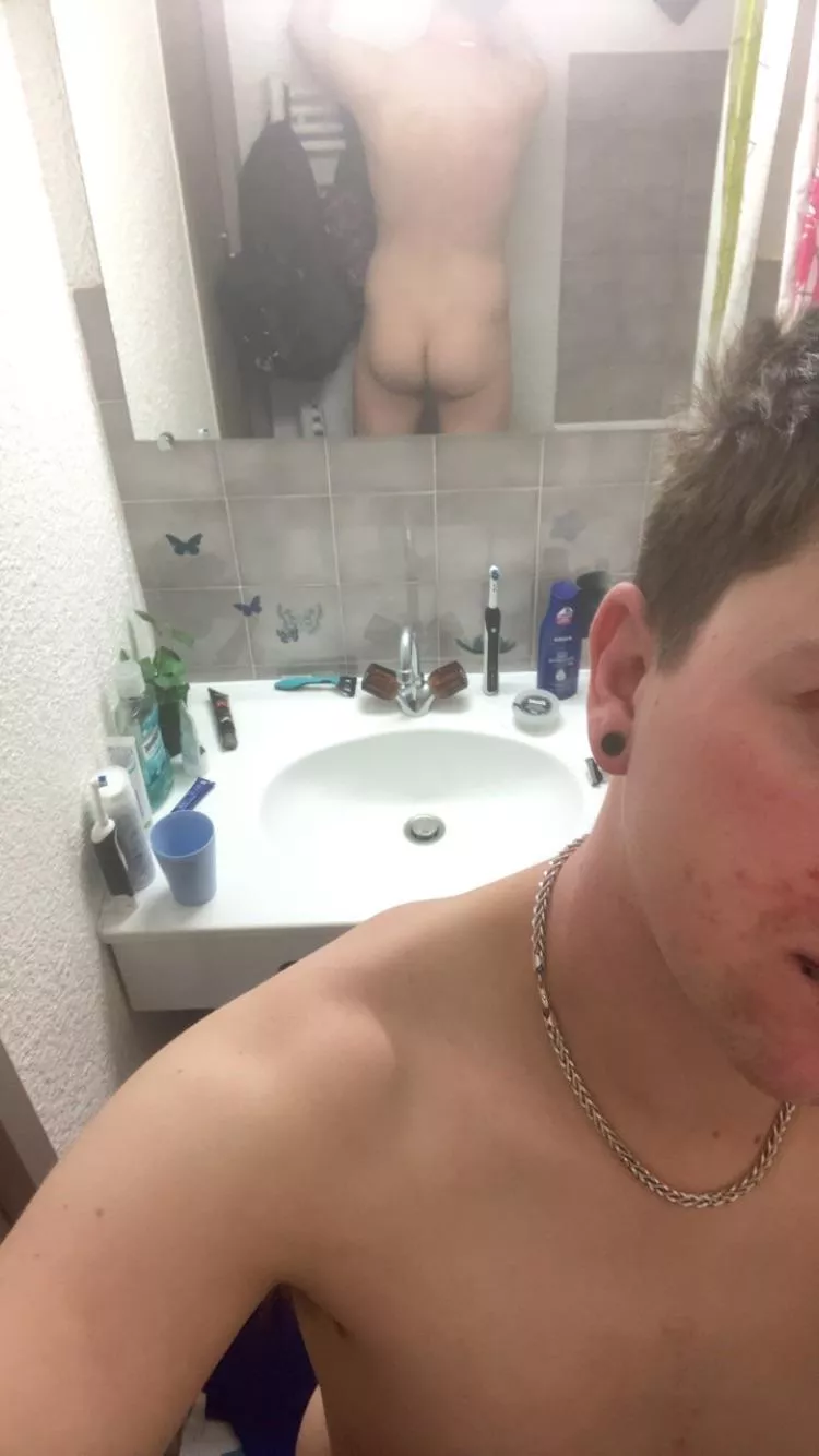 28 m needing a big bad bi lad  posted by cp87654